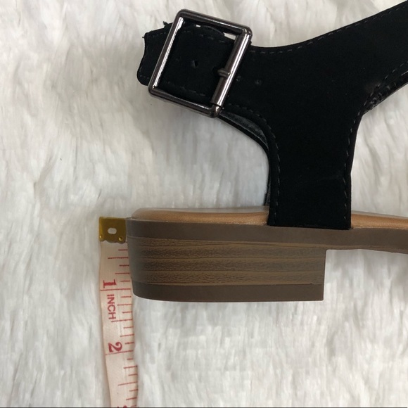 Black Open Toe Sandal with small block heel - Picture 5 of 7